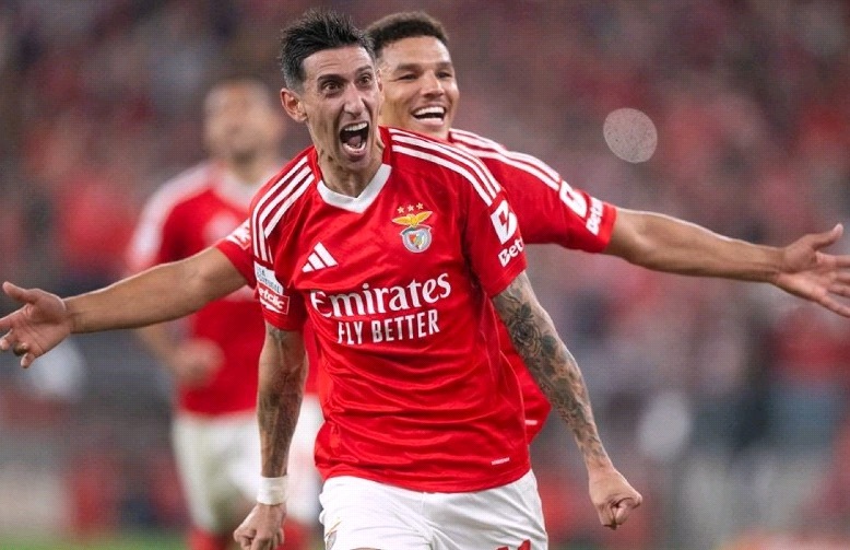 爱游戏登录-包含布莱顿中场上演帽子戏法！球队狂胜的词条