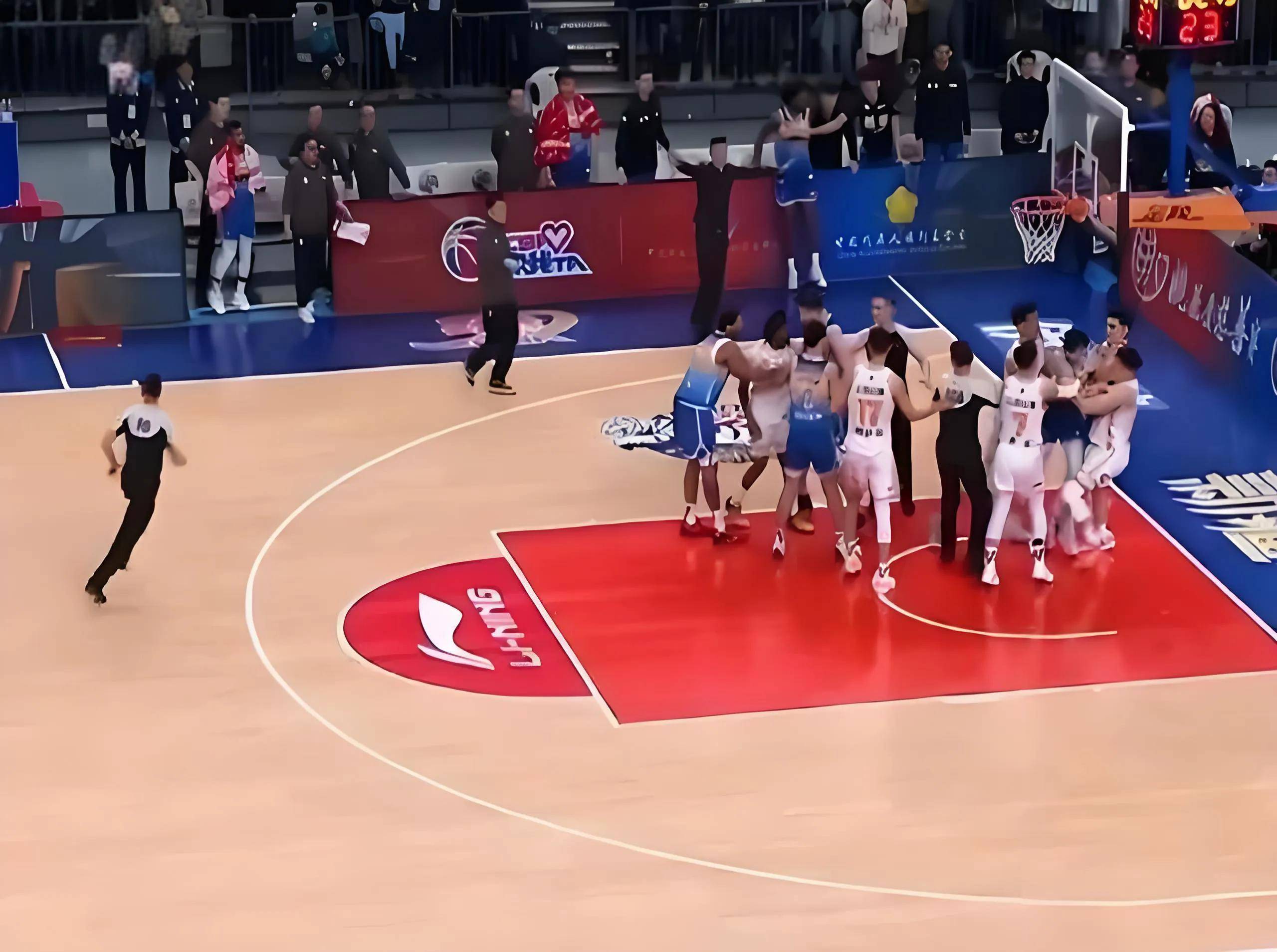 第戎主场憾负，球员体能下降失误频现的简单介绍