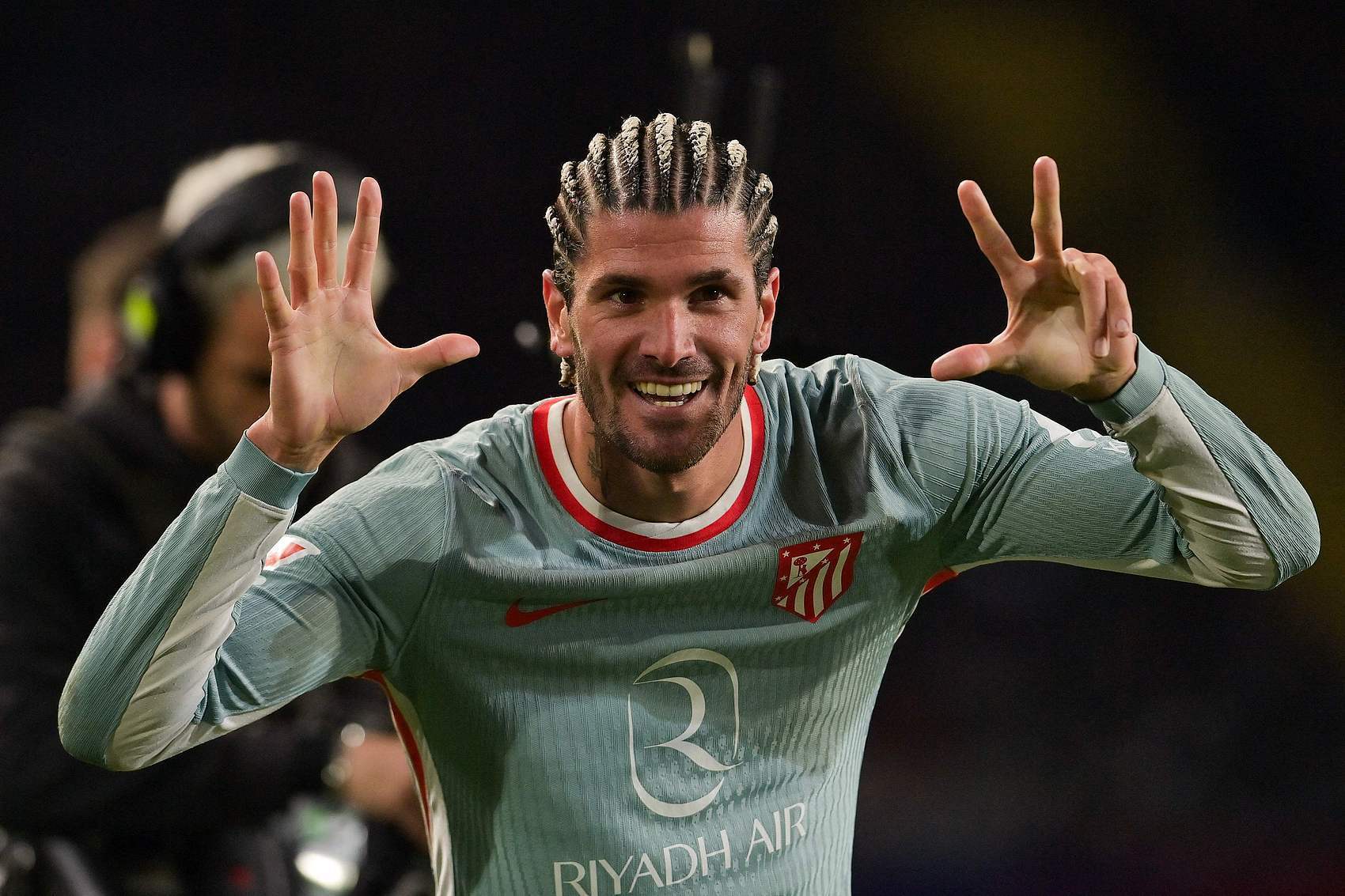 爱游戏官网网页版入口-马竞在联赛中迅速取得领先优势(马竞在联赛中迅速取得领先优势英文)