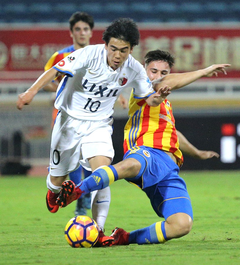 鹿岛鹿角主帅强调团队配合,迎战欧洲劲旅 鹿岛鹿角主帅强调团队配合,迎战欧洲劲旅