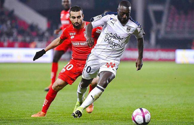 爱游戏亚洲官网-阿美恩深陷法甲降级区，困境难舍难分