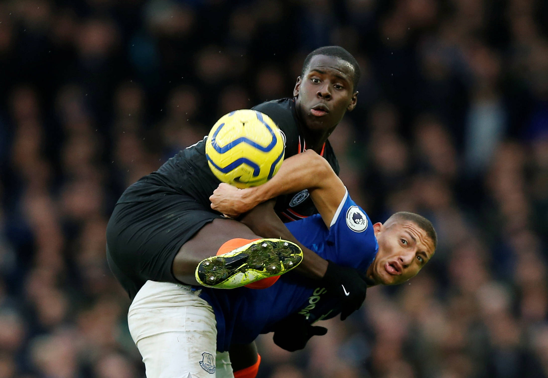 关于切尔西客场挑战埃弗顿,争夺三分成为焦点的信息 关于切尔西客场挑战埃弗顿,争夺三分成为焦点的信息