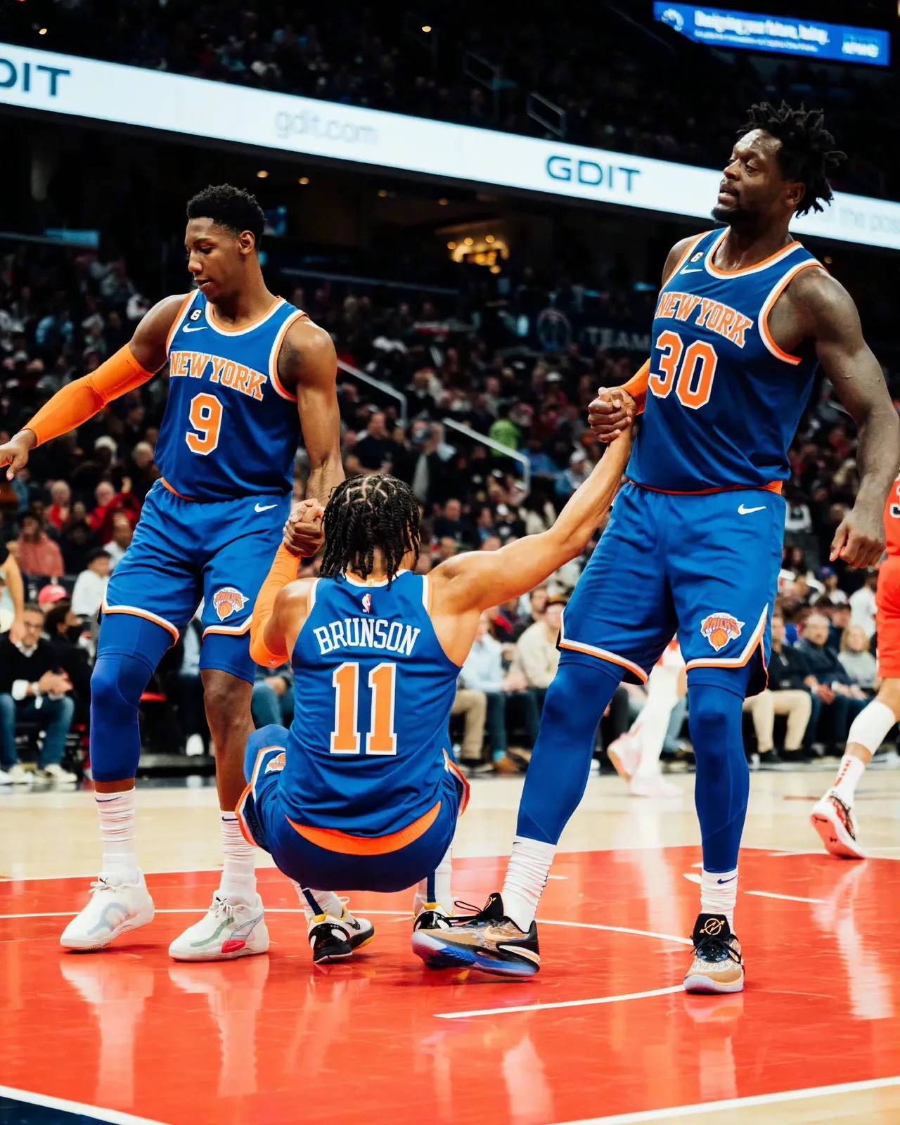 76人客场大胜,留下对手绝望 76人客场大胜,留下对手绝望