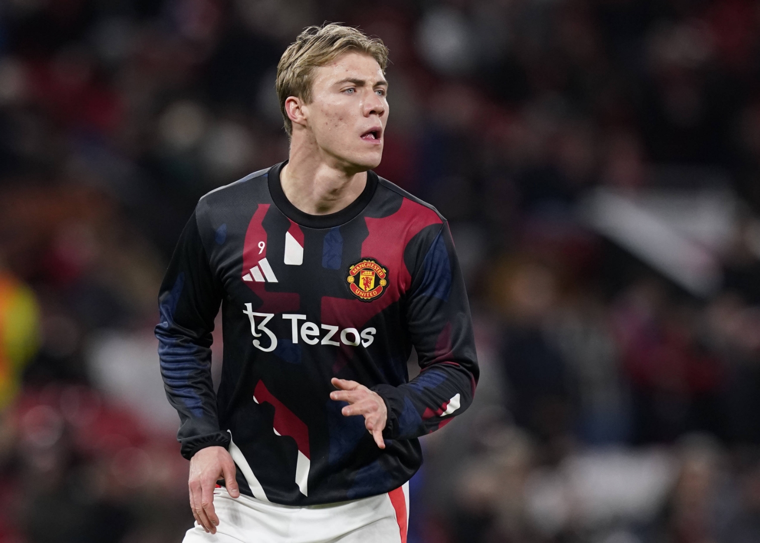 爱游戏网页版-那不勒斯小将登场，展现潜力和决心的简单介绍