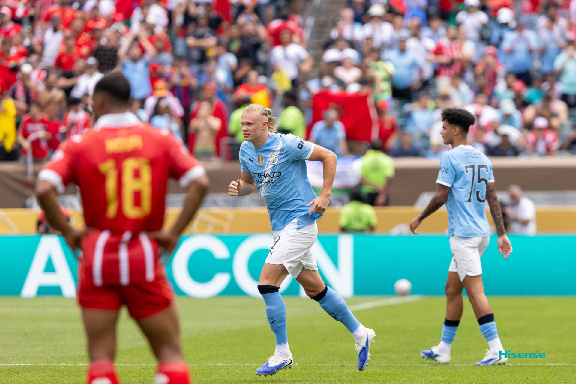 爱游戏中国官网-曼城轻松击败对手，继续稳固榜首位置的简单介绍