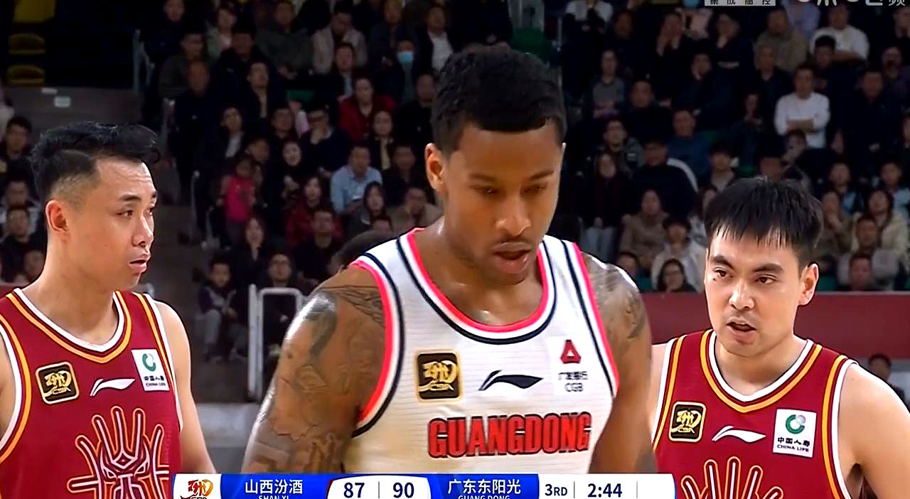 广东队实力过人,轻松击败对手 广东队实力过人,轻松击败对手