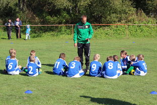 爱游戏体育下载-布宜诺斯艾利斯独立中场控制加强，争取比赛主动权