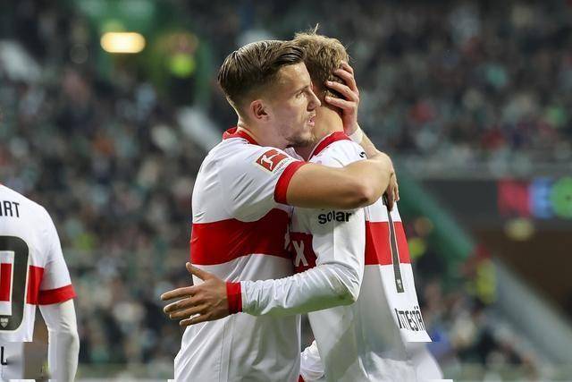 雷根斯堡主场击败对手,取得胜利表现 雷根斯堡主场击败对手,取得胜利表现