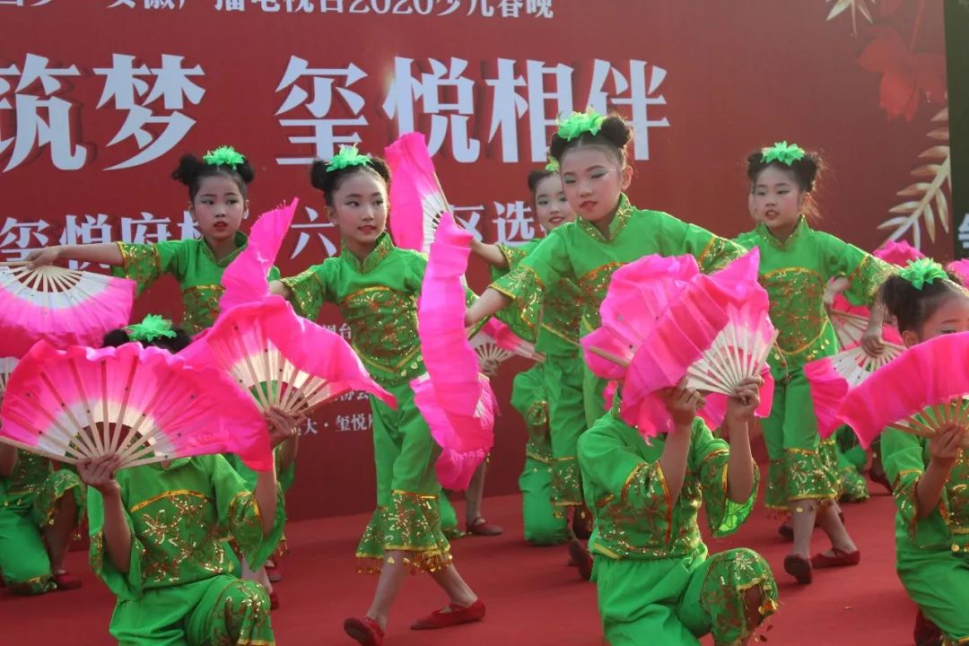 暴风降临!选手们带来精彩表演 暴风降临!选手们带来精彩表演