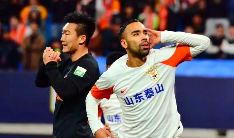 爱游戏体育网站-山东队在与对手交锋中展现出强大实力