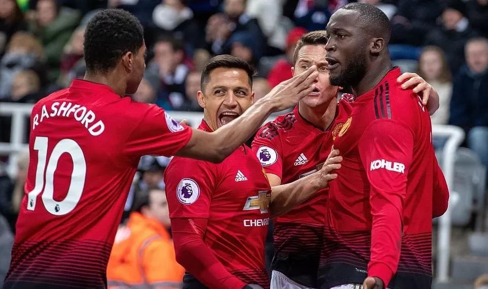 爱游戏官方入口-超级替补上演绝杀！板凳球员闪耀一瞬成英雄