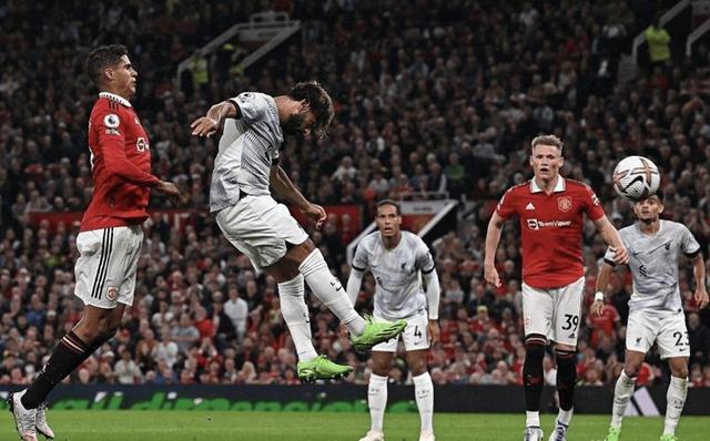 爱游戏亚洲官网-热刺中卫表现抢眼，助球队逆转胜利