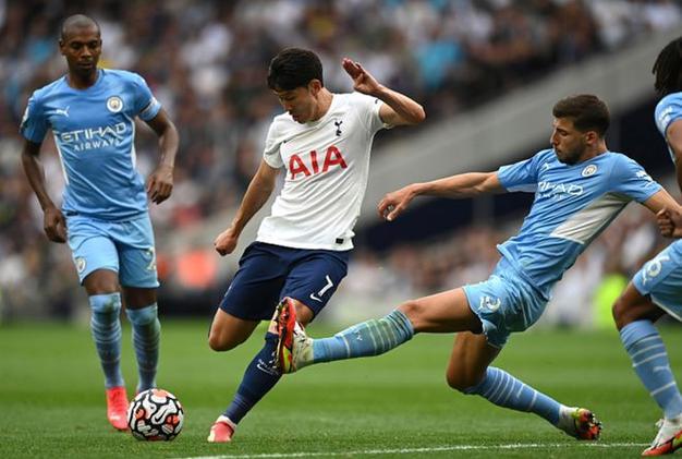 热刺中卫表现抢眼,助球队逆转胜利 热刺中卫表现抢眼,助球队逆转胜利