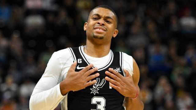 雄骑大胜开拓者,带着四连胜走向巅峰的简单介绍 雄骑大胜开拓者,带着四连胜走向巅峰的简单介绍