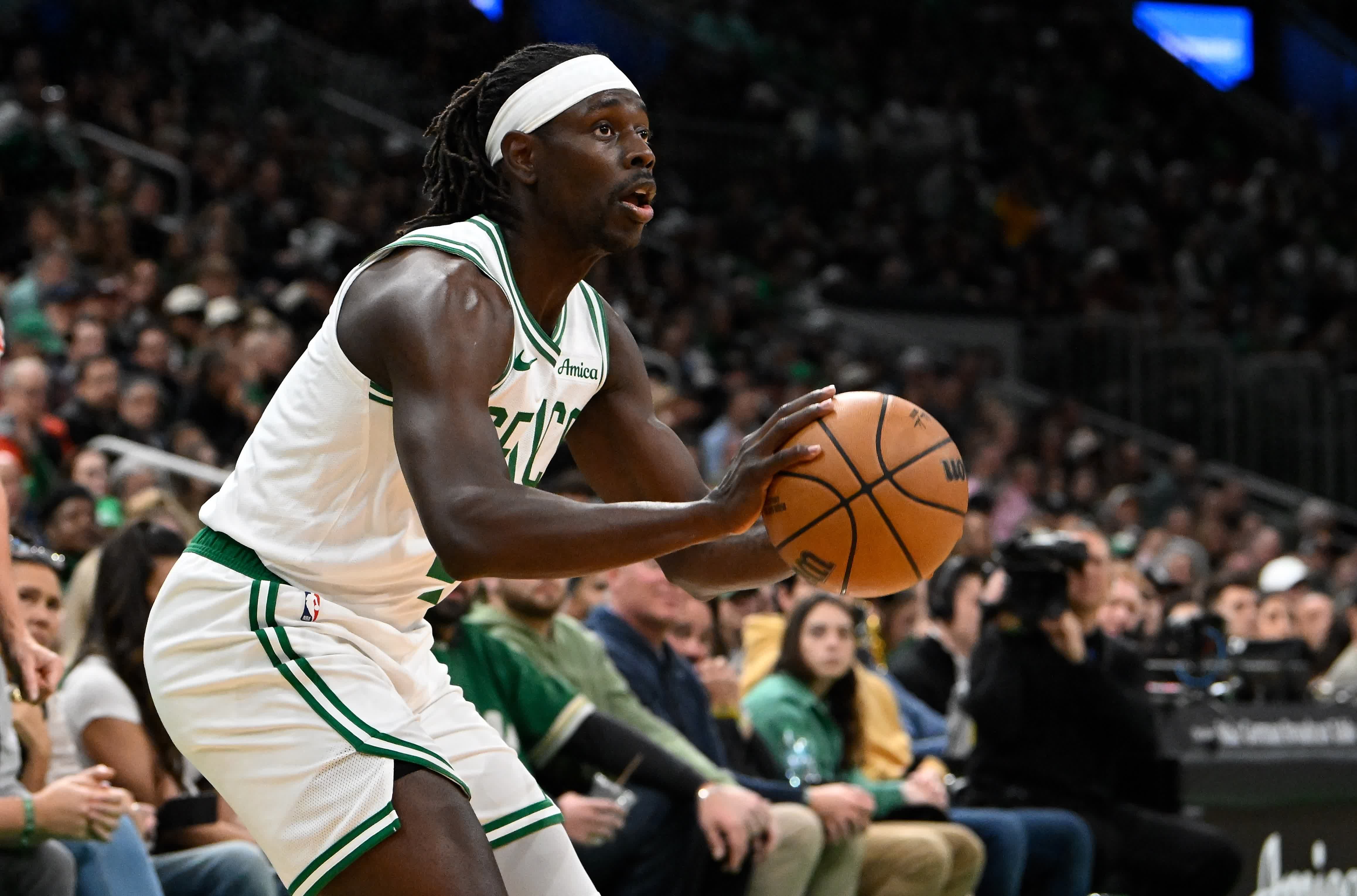 爱游戏官方入口-凯尔特人客场击败灰熊，稳住排名保持势头