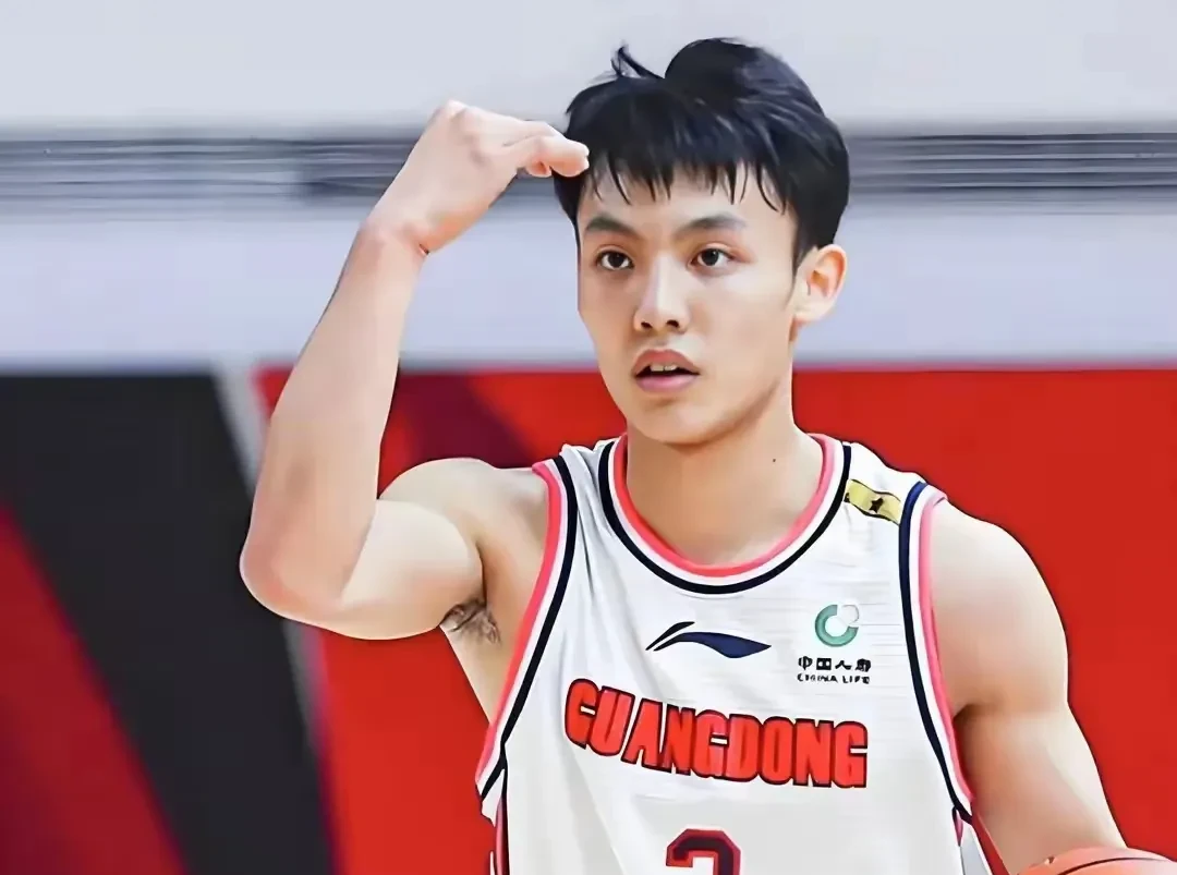 包含球员个人表现出色,疑似将成为球队主力的词条 包含球员个人表现出色,疑似将成为球队主力的词条