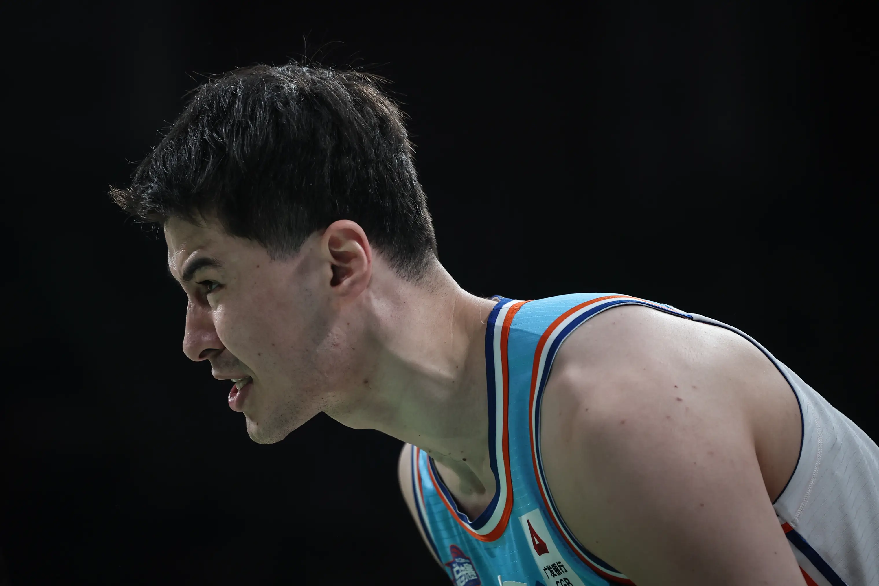 江苏队惊险战胜新疆队,上演逆转 江苏队惊险战胜新疆队,上演逆转