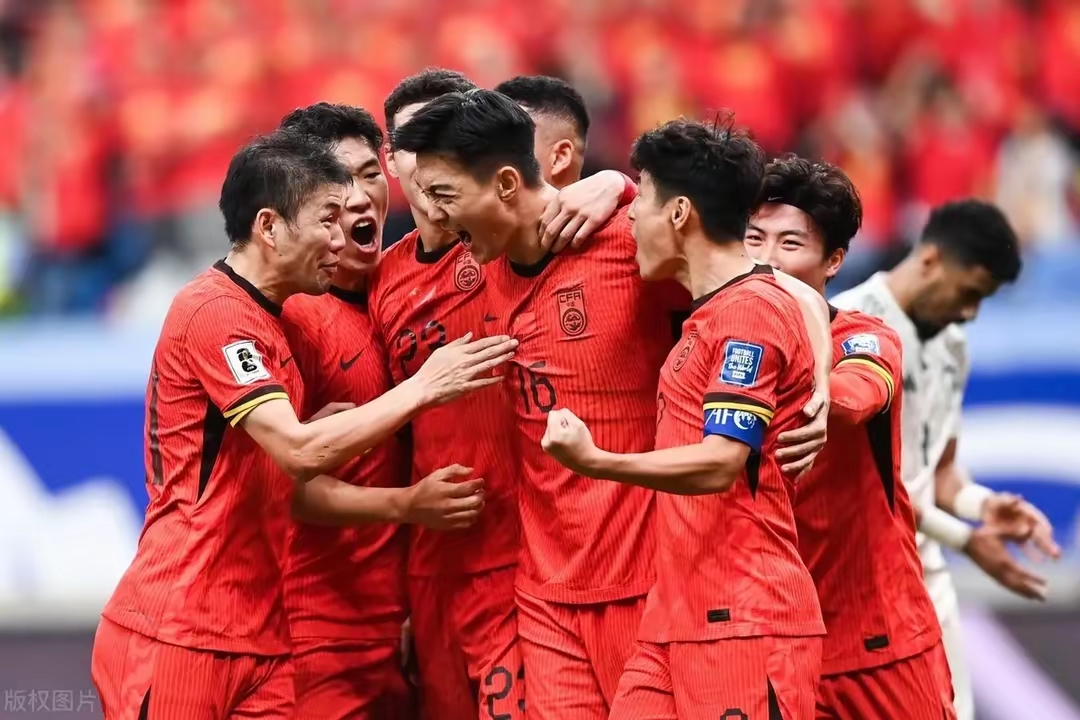 强队在最新一场比赛中轻松取胜 强队在最新一场比赛中轻松取胜