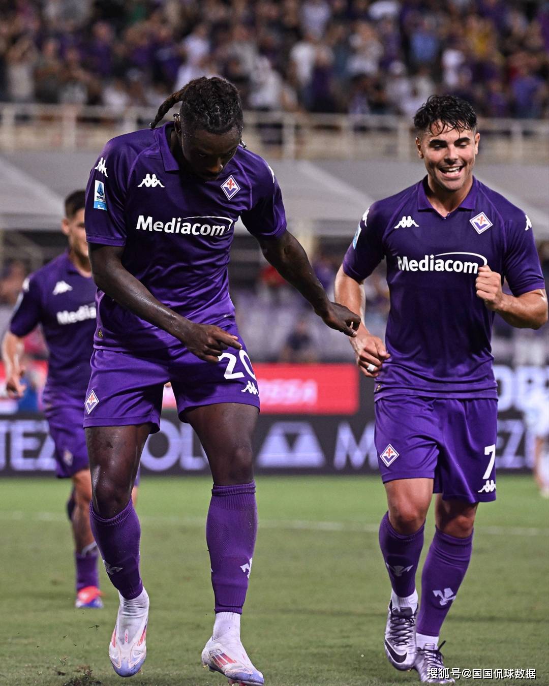 佛罗伦萨足球队备受瞩目展现实力的简单介绍