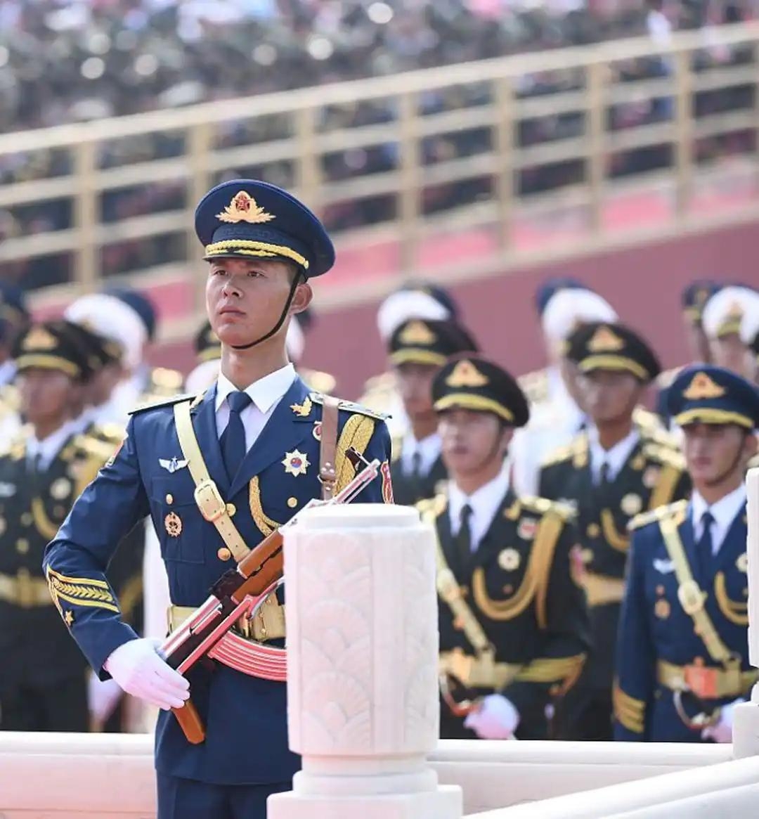 中超劲旅披挂战袍，一往无前决胜亚冠赛场的简单介绍